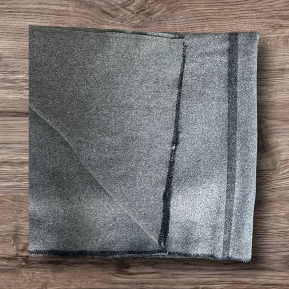 Vtg Military Wool Gray Blanket • 100% Wool Twin Cot Throw • Rustic Cabin Camping - Picture 1 of 4
